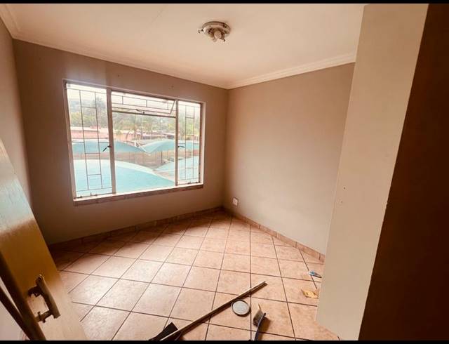 2 BEDROOM APARTMENT FOR SALE IN RIETFONTEIN